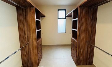 Casa en venta en Xalapa – 4 recámaras, jardín y terrazas en Paseo de la Reina