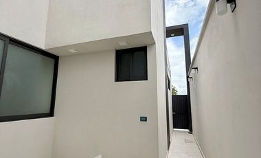 Casa en venta en Xalapa – 4 recámaras, jardín y terrazas en Paseo de la Reina