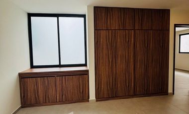 Casa en venta en Xalapa – 4 recámaras, jardín y terrazas en Paseo de la Reina