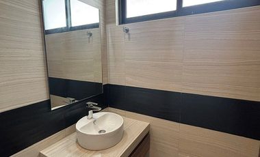 Casa en venta en Xalapa – 4 recámaras, jardín y terrazas en Paseo de la Reina