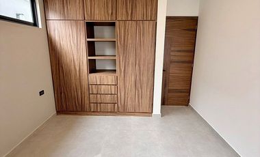 Casa en venta en Xalapa – 4 recámaras, jardín y terrazas en Paseo de la Reina
