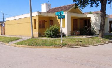 VENTA CASA ESQUINA EN CALCHIN