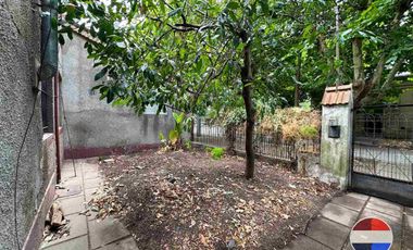 CASA y  3 LOCALES SOBRE 3 TERRENOS  EN LAS HERAS