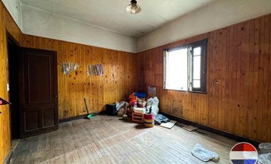 CASA y  3 LOCALES SOBRE 3 TERRENOS  EN LAS HERAS