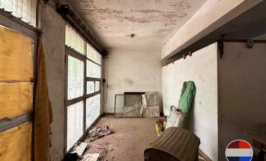 CASA y  3 LOCALES SOBRE 3 TERRENOS  EN LAS HERAS