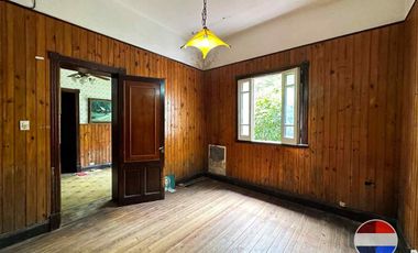 CASA y  3 LOCALES SOBRE 3 TERRENOS  EN LAS HERAS