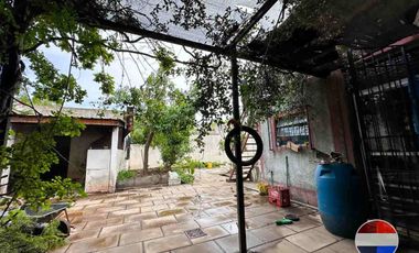 CASA y  3 LOCALES SOBRE 3 TERRENOS  EN LAS HERAS