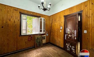 CASA y  3 LOCALES SOBRE 3 TERRENOS  EN LAS HERAS