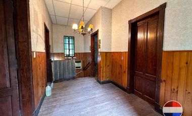 CASA y  3 LOCALES SOBRE 3 TERRENOS  EN LAS HERAS