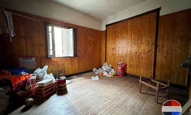 CASA y  3 LOCALES SOBRE 3 TERRENOS  EN LAS HERAS