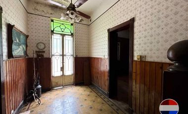 CASA y  3 LOCALES SOBRE 3 TERRENOS  EN LAS HERAS