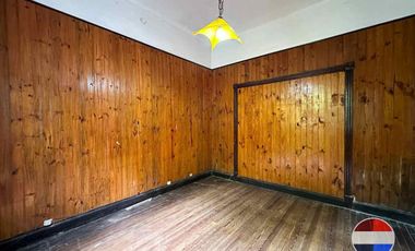 CASA y  3 LOCALES SOBRE 3 TERRENOS  EN LAS HERAS
