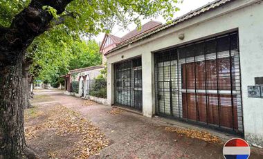 CASA y  3 LOCALES SOBRE 3 TERRENOS  EN LAS HERAS