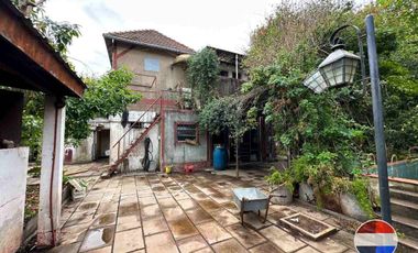 CASA y  3 LOCALES SOBRE 3 TERRENOS  EN LAS HERAS