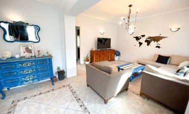 Vta Casa 5 AMB, Cochera, a.cred Permuta S Lugares