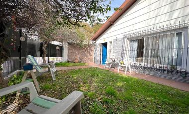 Vta Casa 5 AMB, Cochera, a.cred Permuta S Lugares