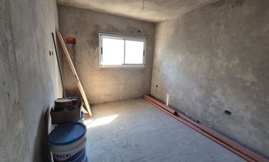 VENTA CASA LOTE PROPIO CON GALPON EN WILDE 10 X 46