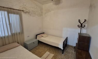 VENTA CASA LOTE PROPIO CON GALPON EN WILDE 10 X 46