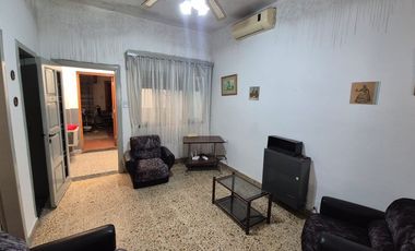 VENTA CASA LOTE PROPIO CON GALPON EN WILDE 10 X 46