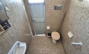 VENTA CASA LOTE PROPIO CON GALPON EN WILDE 10 X 46