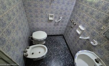 VENTA CASA LOTE PROPIO CON GALPON EN WILDE 10 X 46