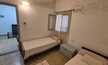 VENTA CASA LOTE PROPIO CON GALPON EN WILDE 10 X 46