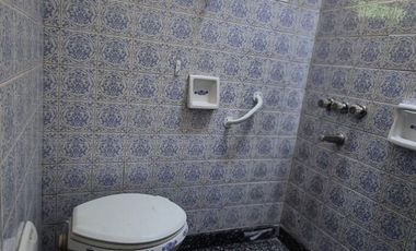 VENTA CASA LOTE PROPIO CON GALPON EN WILDE 10 X 46