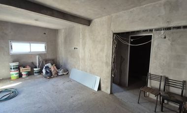 VENTA CASA LOTE PROPIO CON GALPON EN WILDE 10 X 46