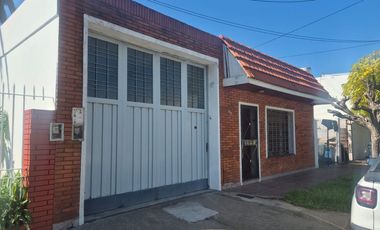 VENTA CASA LOTE PROPIO CON GALPON EN WILDE 10 X 46