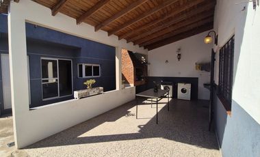 VENTA CASA LOTE PROPIO CON GALPON EN WILDE 10 X 46