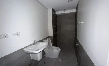 Premium Studio for Sale w/ Parking at The Connor Greenhills