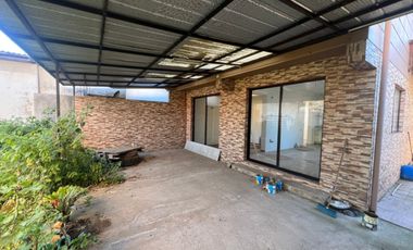 Casa en venta c/ estacionamiento en San Francisco de Limache