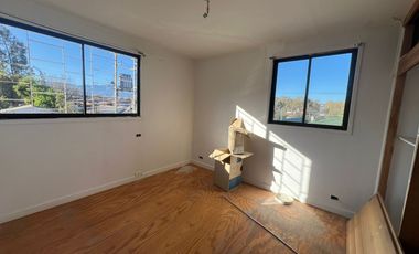 Casa en venta c/ estacionamiento en San Francisco de Limache