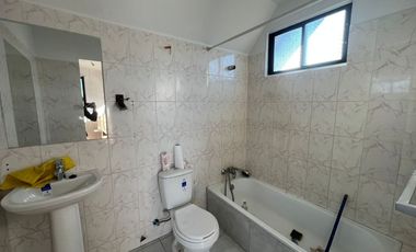 Casa en venta c/ estacionamiento en San Francisco de Limache
