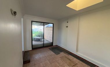 Casa en venta c/ estacionamiento en San Francisco de Limache