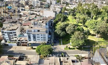 Oportunidad en Surco: Departamento de 157 m² con terrazas, vista al parque y acceso por escalera