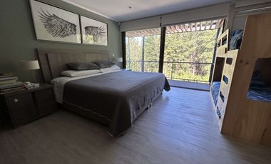 Elite Curauma: Lujo en Hormigón, Piscina y Gran Quincho