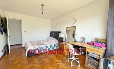 Casa en Venta en PASAJE LO PLAZA 984