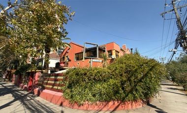 Casa en Venta en Jose Domingo Cañas esquina Carmen Covarrubias