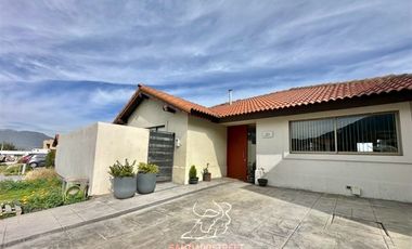 Casa en Arriendo en Condominio Cumbres del Peñon