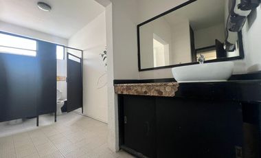 Local Comercial en Renta ubicado en Circuito Juan Pablo II, Cerca de Angelopolis.
