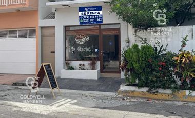 Local en renta a una cuadra de UVM