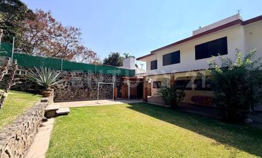 Casa en venta en Tulipanes, Lomas de Cocoyoc, Morelos