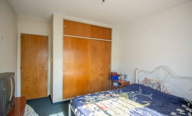 Venta Casa Dúplex de 3 ambientes con patio, cocheras para dos autos, en Carapachay.