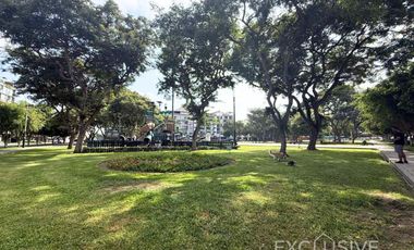 AMPLIO DUPLEX 256M2, 04 DORMITORIOS,BIEN DISTRIBUIDO,VISTA EXTERIOR, VALLE HERMOSO, SURCO
