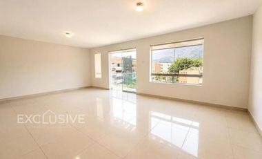 AMPLIO DUPLEX 256M2, 04 DORMITORIOS,BIEN DISTRIBUIDO,VISTA EXTERIOR, VALLE HERMOSO, SURCO