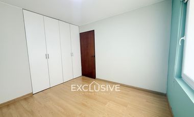 AMPLIO DUPLEX 256M2, 04 DORMITORIOS,BIEN DISTRIBUIDO,VISTA EXTERIOR, VALLE HERMOSO, SURCO