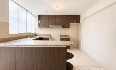 AMPLIO DUPLEX 256M2, 04 DORMITORIOS,BIEN DISTRIBUIDO,VISTA EXTERIOR, VALLE HERMOSO, SURCO