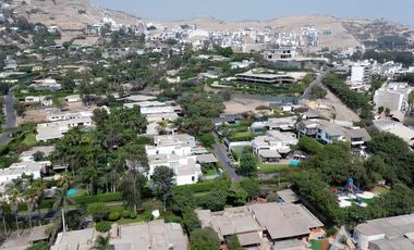 AMPLIO DUPLEX 256M2, 04 DORMITORIOS,BIEN DISTRIBUIDO,VISTA EXTERIOR, VALLE HERMOSO, SURCO