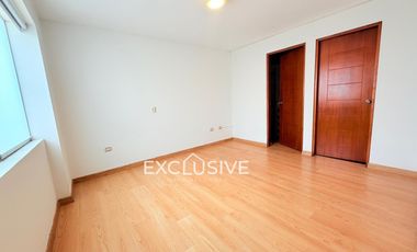 AMPLIO DUPLEX 256M2, 04 DORMITORIOS,BIEN DISTRIBUIDO,VISTA EXTERIOR, VALLE HERMOSO, SURCO